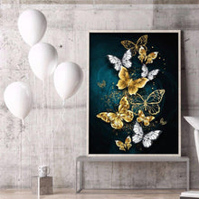 Load image into Gallery viewer, Butterfly - Full Round Diamond Painting 30*40cm
